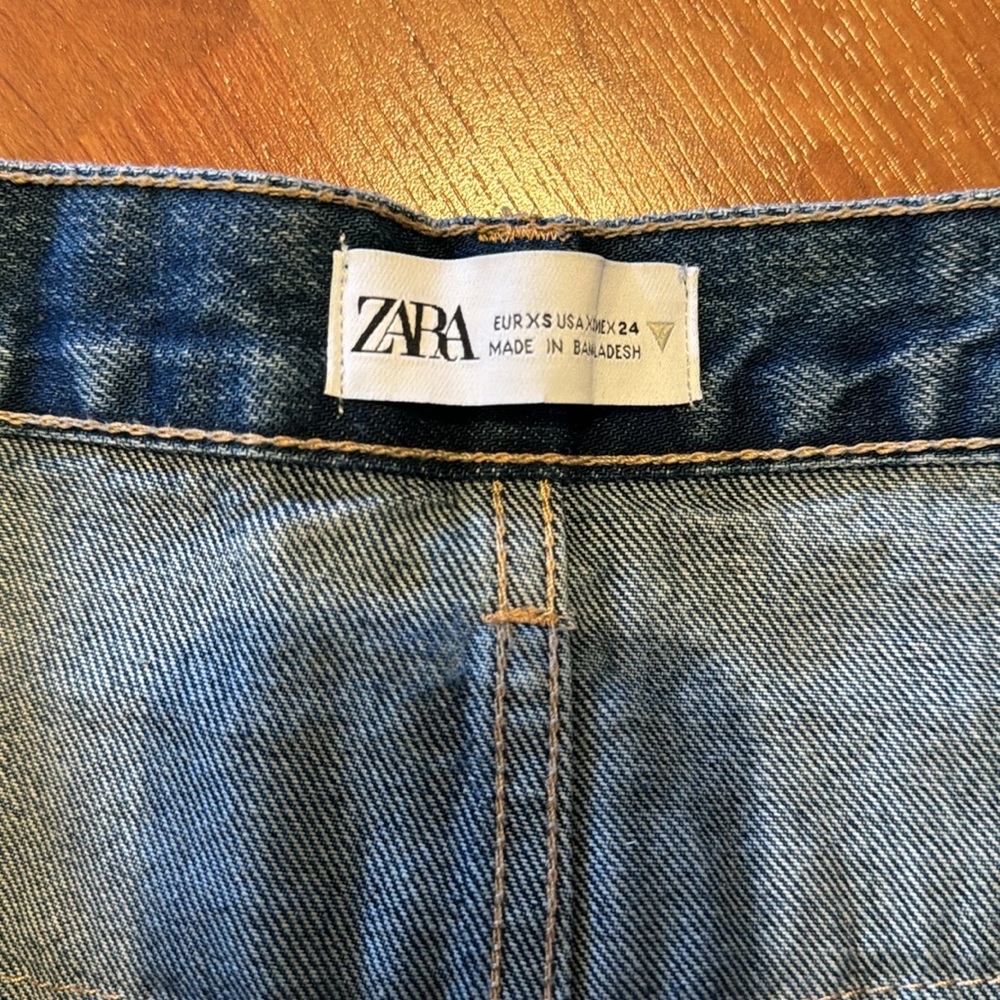 zara jupe d'hiver coupe courte en laine taille XS = 34/36